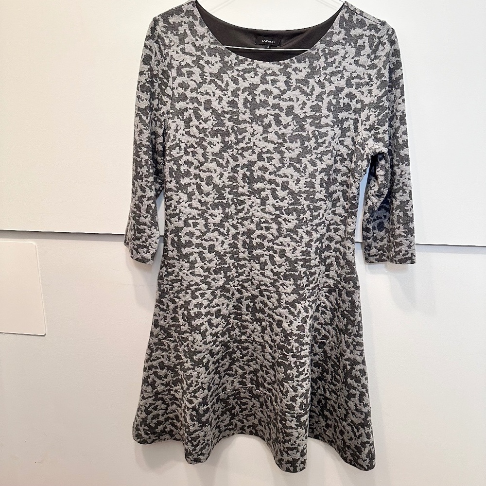 Beautiful flowy RW&CO woman dress size L